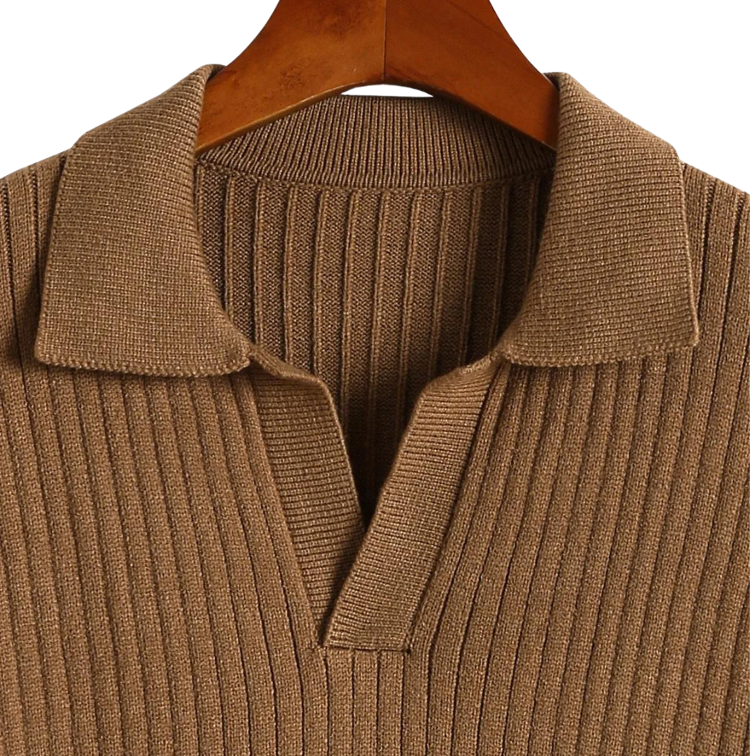Suéter tipo polo con cuello en V y canalé
