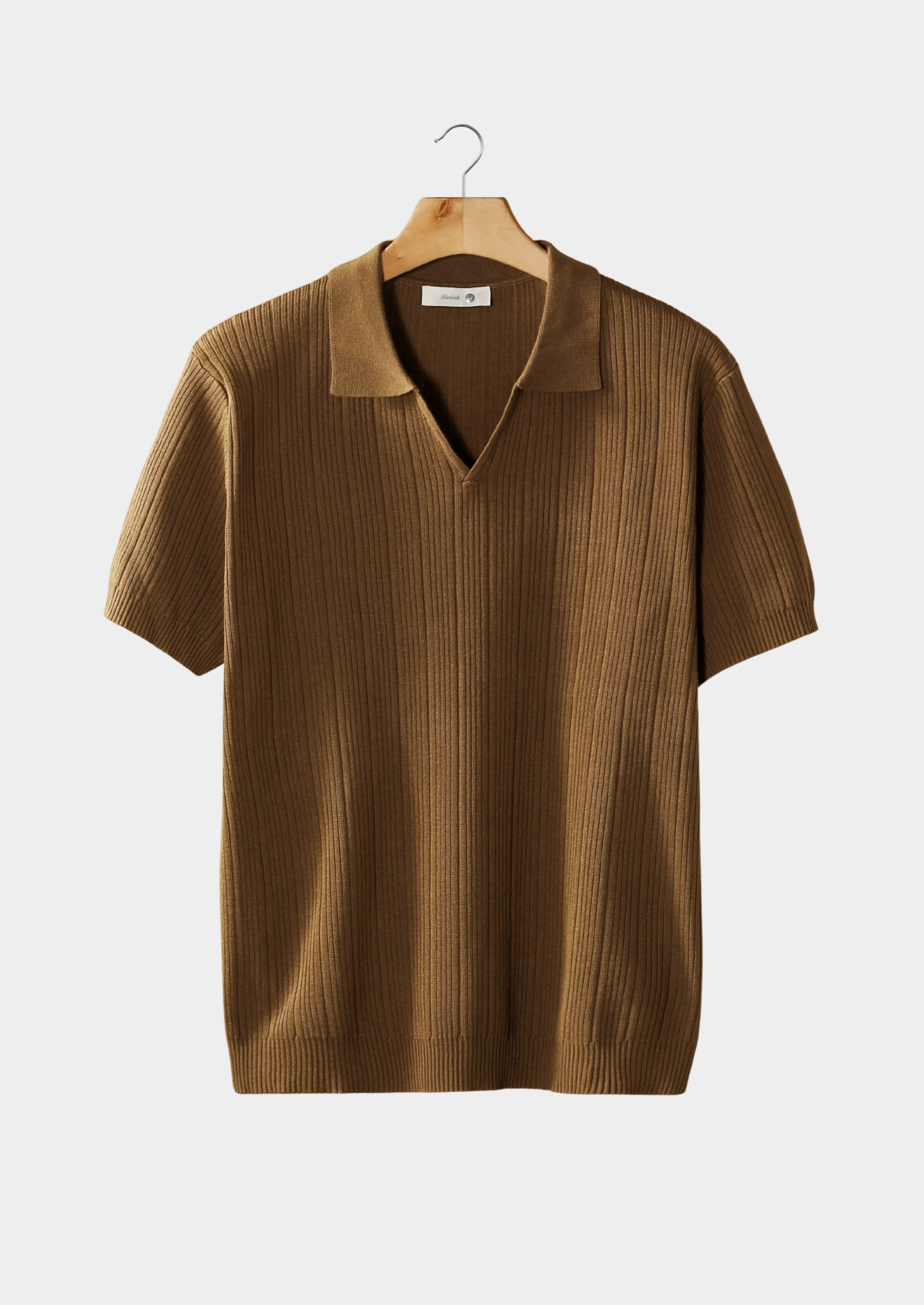 POLO ACANALADO CON CUELLO ABIERTO