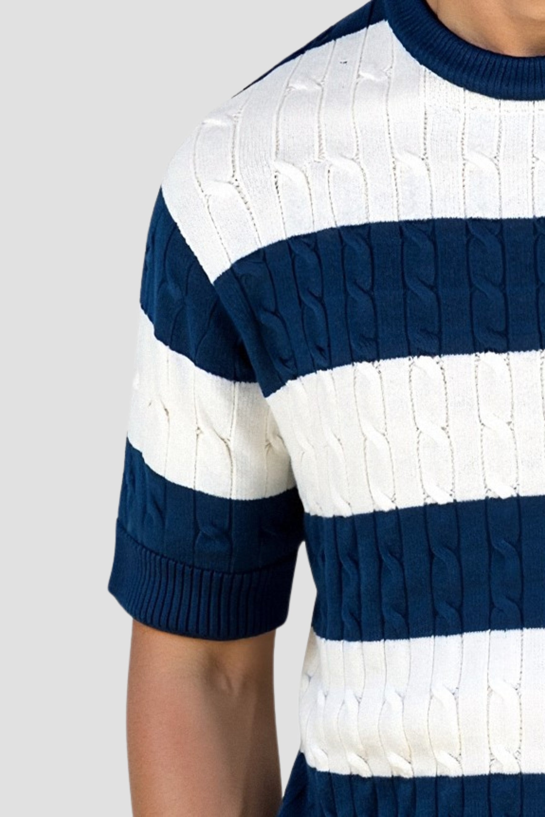 Camiseta de rayas de punto trenzado con cuello redondo NOBA
