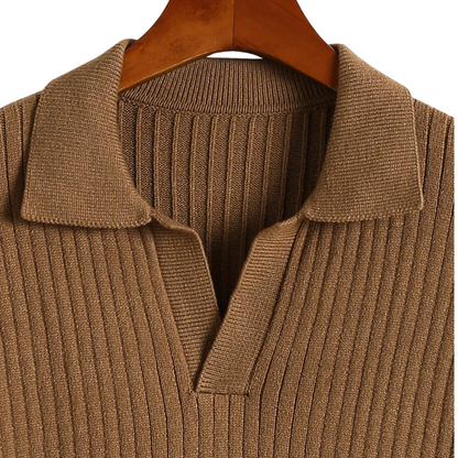 Suéter tipo polo con cuello en V y canalé 