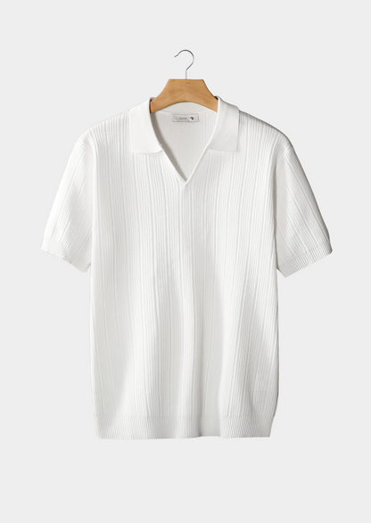 POLO ACANALADO CON CUELLO ABIERTO
